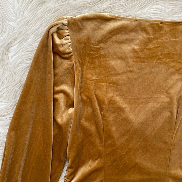 Boston Proper Gold Velvet Ruched Sweetheart Neckline Top Long Sleeve Shirt Top - Picture 7 of 9